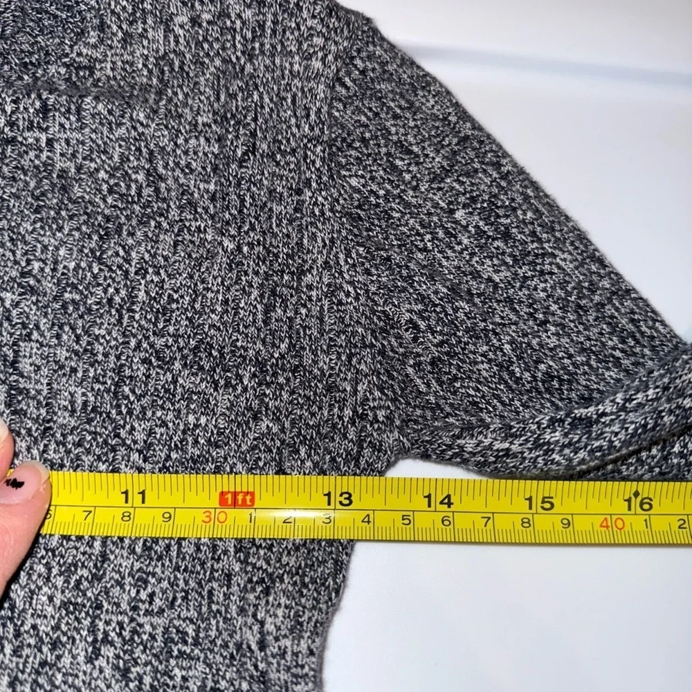 Prince & Fox Gray Cropped Sweater XS Ribbed Striped Yellow Blue Chic Casual Soft